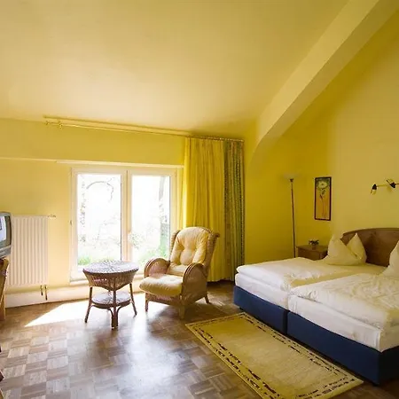 Sophienhoehe Отель