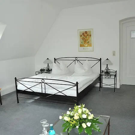 Sophienhoehe Отель